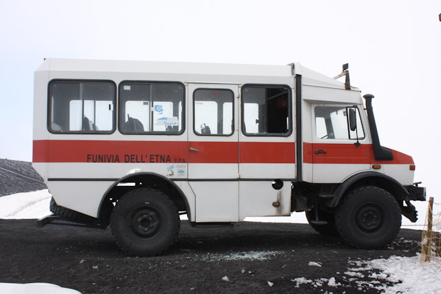 Etna Sud - le bus 4x4 qui mène au sommet